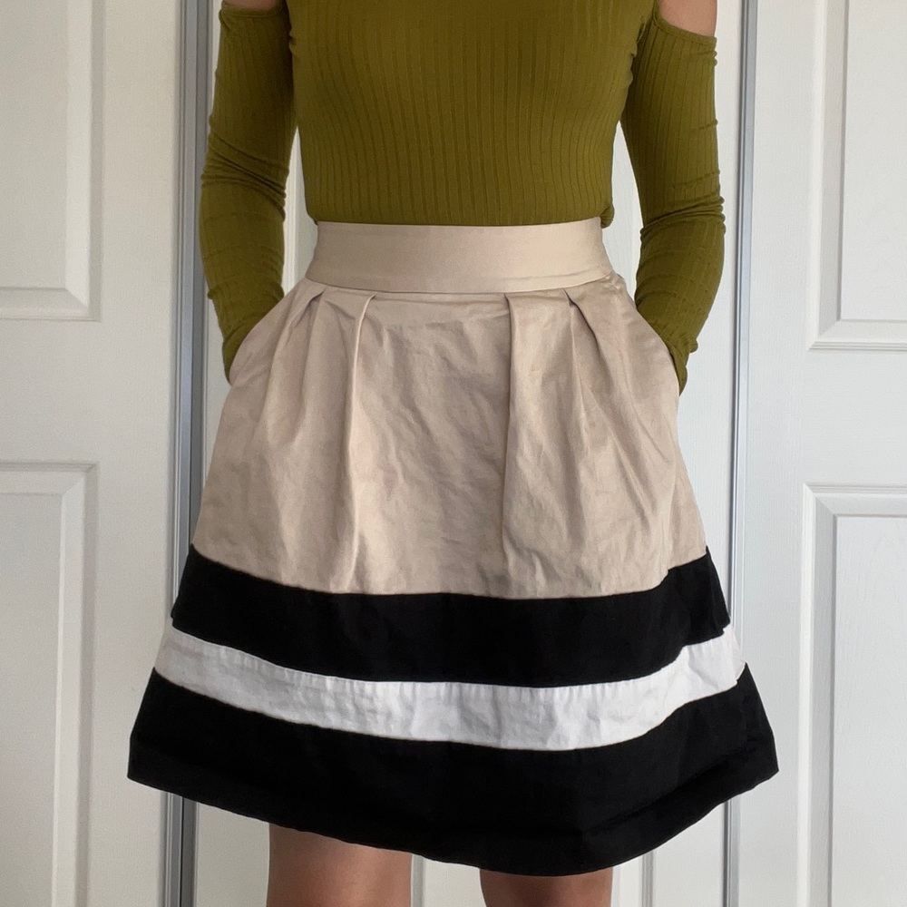 White House Black Market Trio Tone Pleated A-Line Flare Skirt